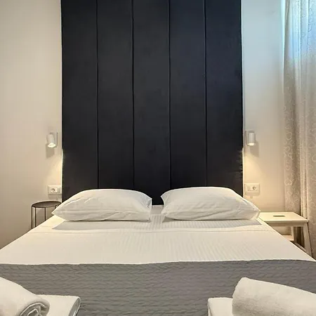 Lora Διαμέρισμα Σπλιτ