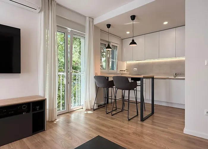 Lora Διαμέρισμα Σπλιτ